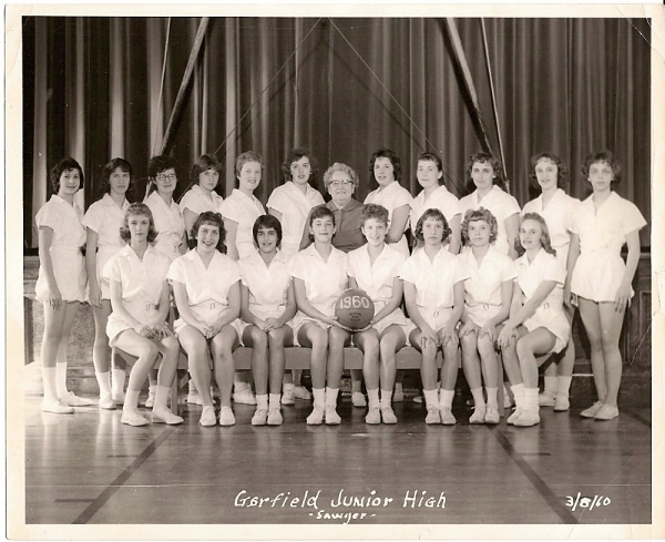 Members of 1960 BBall Team